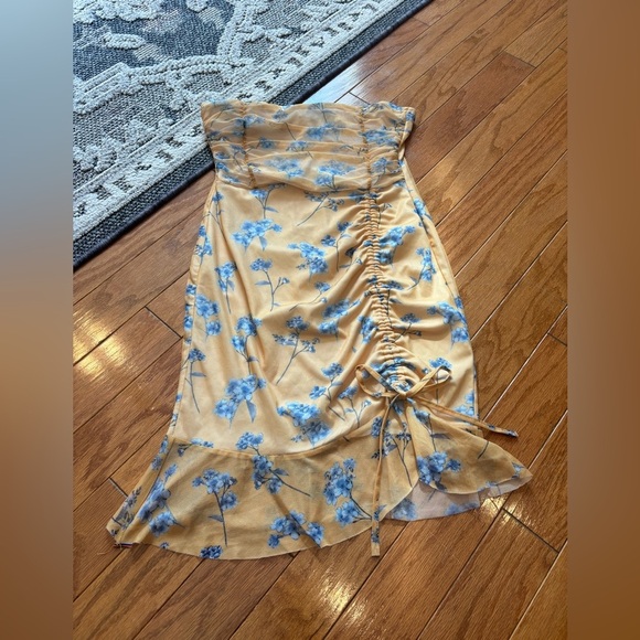 Pretty Little Thing Yellow Floral Dress Womens Size 10 - Picture 1 of 3